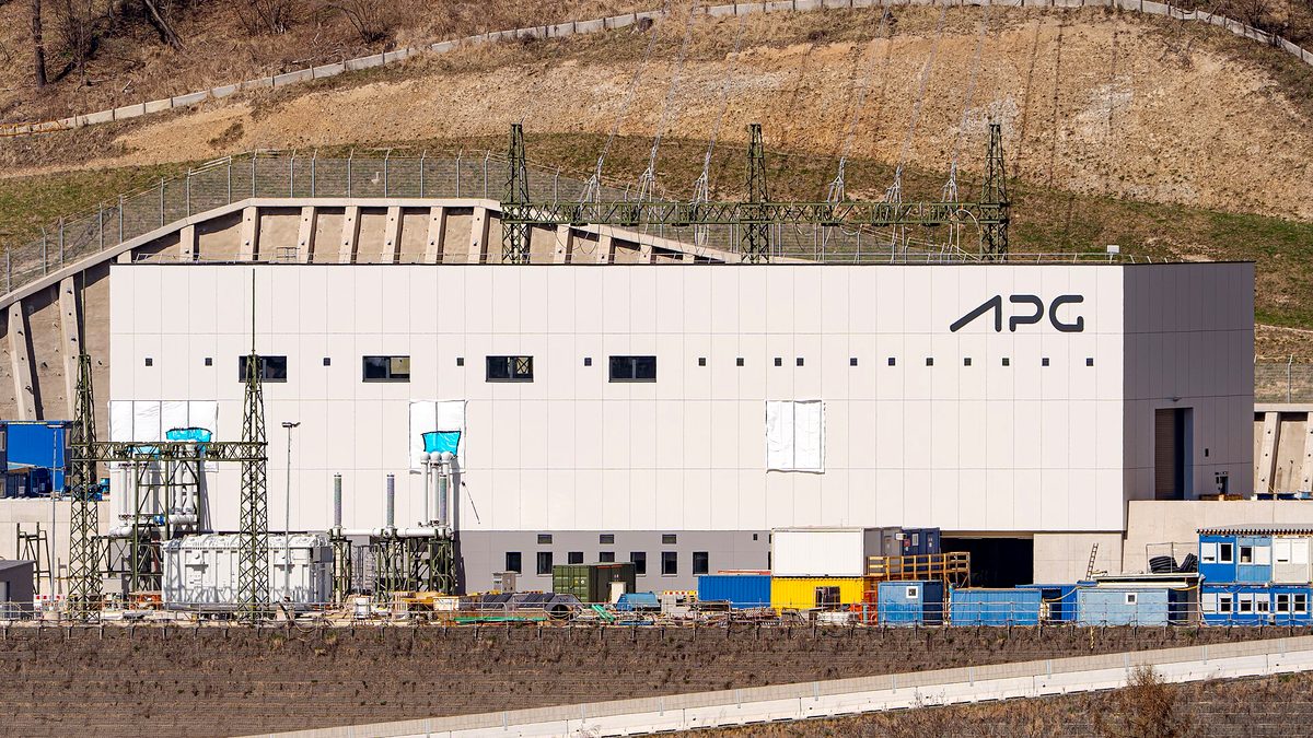 EB-LINK delivered batches of communication materials for 110kV substation renovation in a province