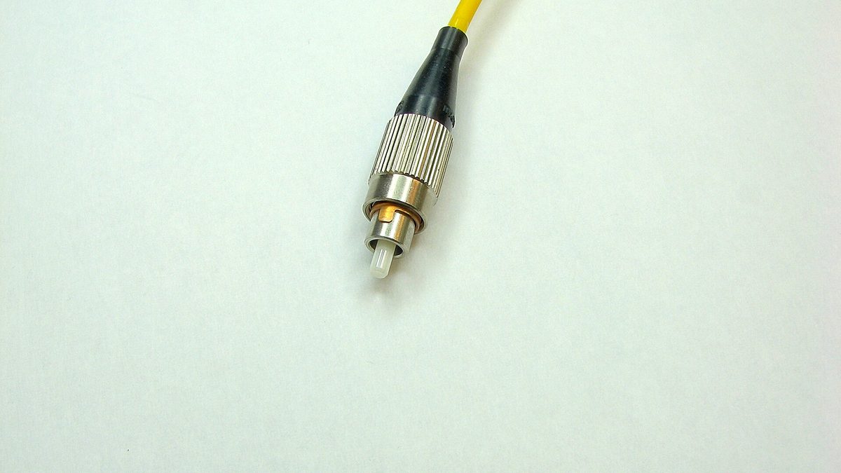 How to correct the polarity of optical fiber patch cord: A-B, TIA-568 and common reverse polarity